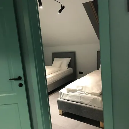 Caminski Deluxe * كودوفا- زدروي